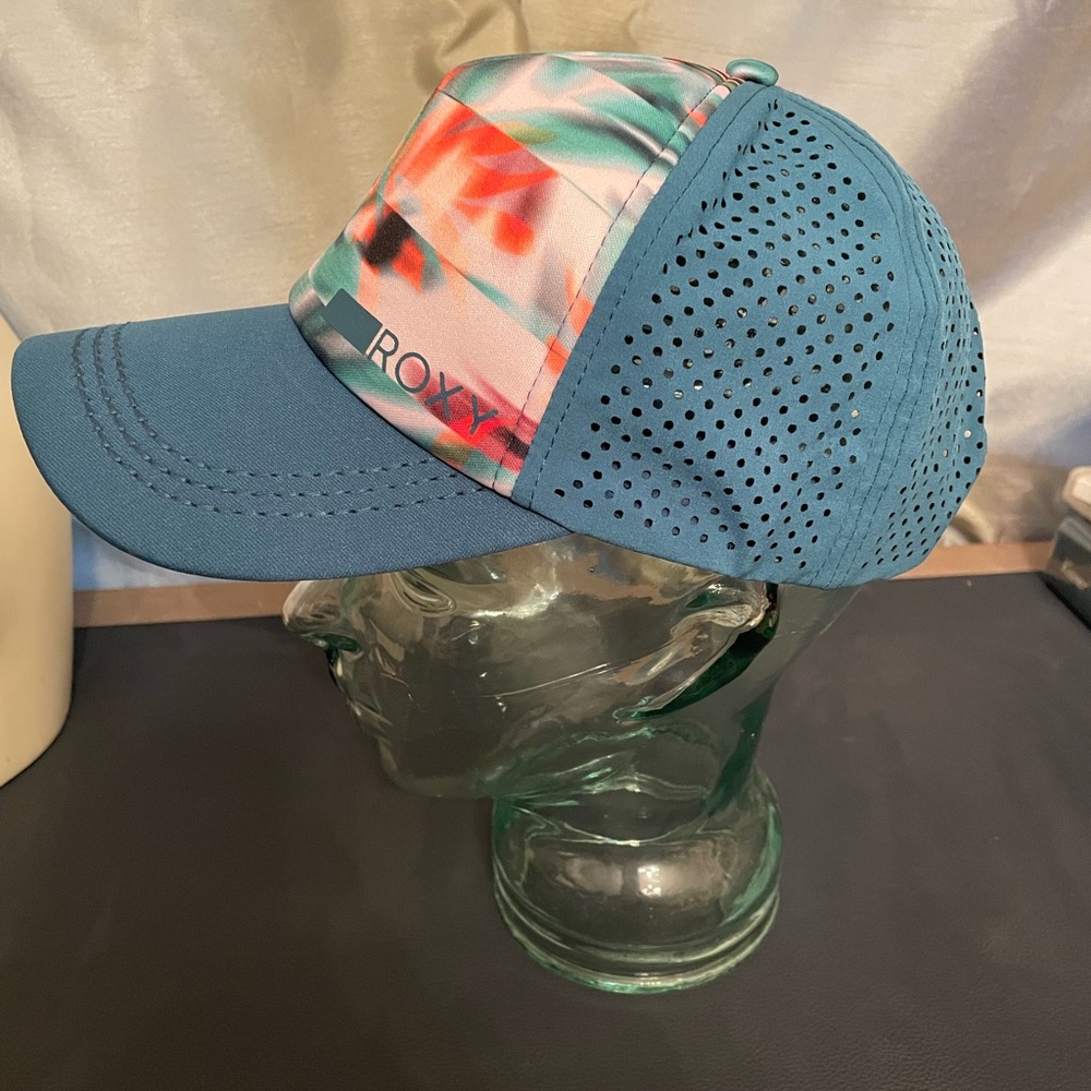 Women’s Roxy Snapback Hat - Picture 2 of 5